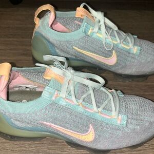 Women’s Nike Air VaporMax 2021 Fk Flyknit Light Dew Melon Color Size 7.5